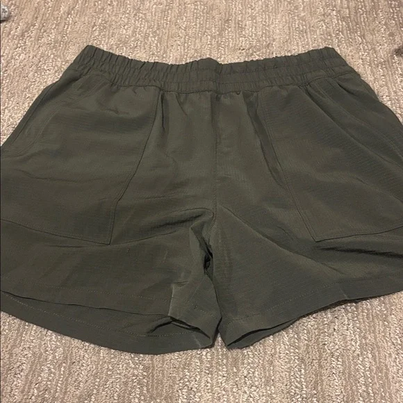 Athleta Dark Green Women's Athletic Shorts - Picture 4 of 6